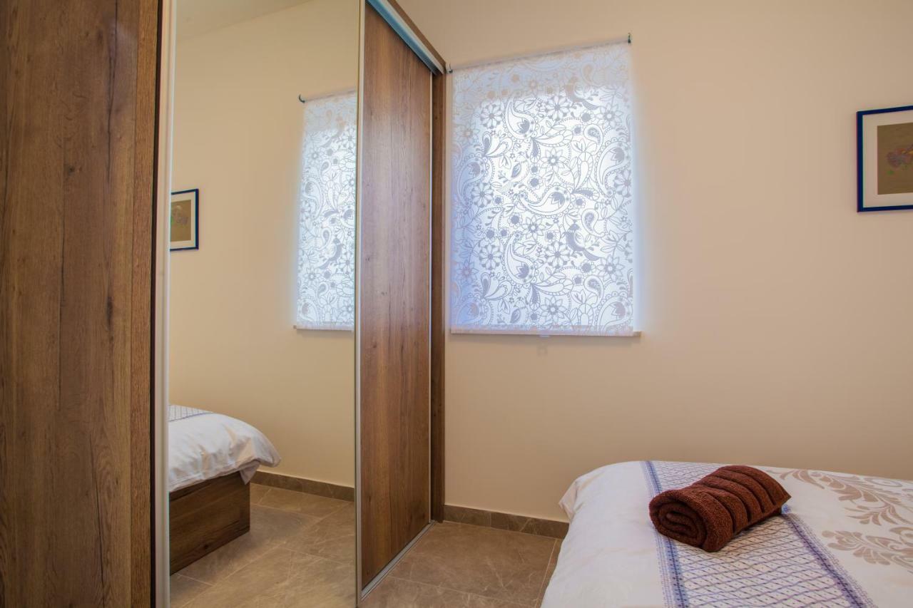 Apartmani Komesic Зубовичи Экстерьер фото