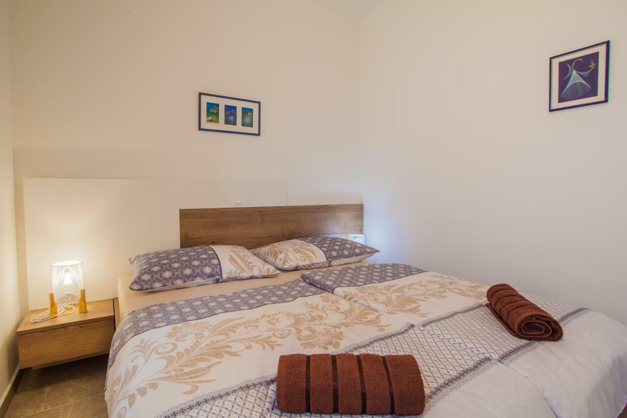 Apartmani Komesic Зубовичи Экстерьер фото