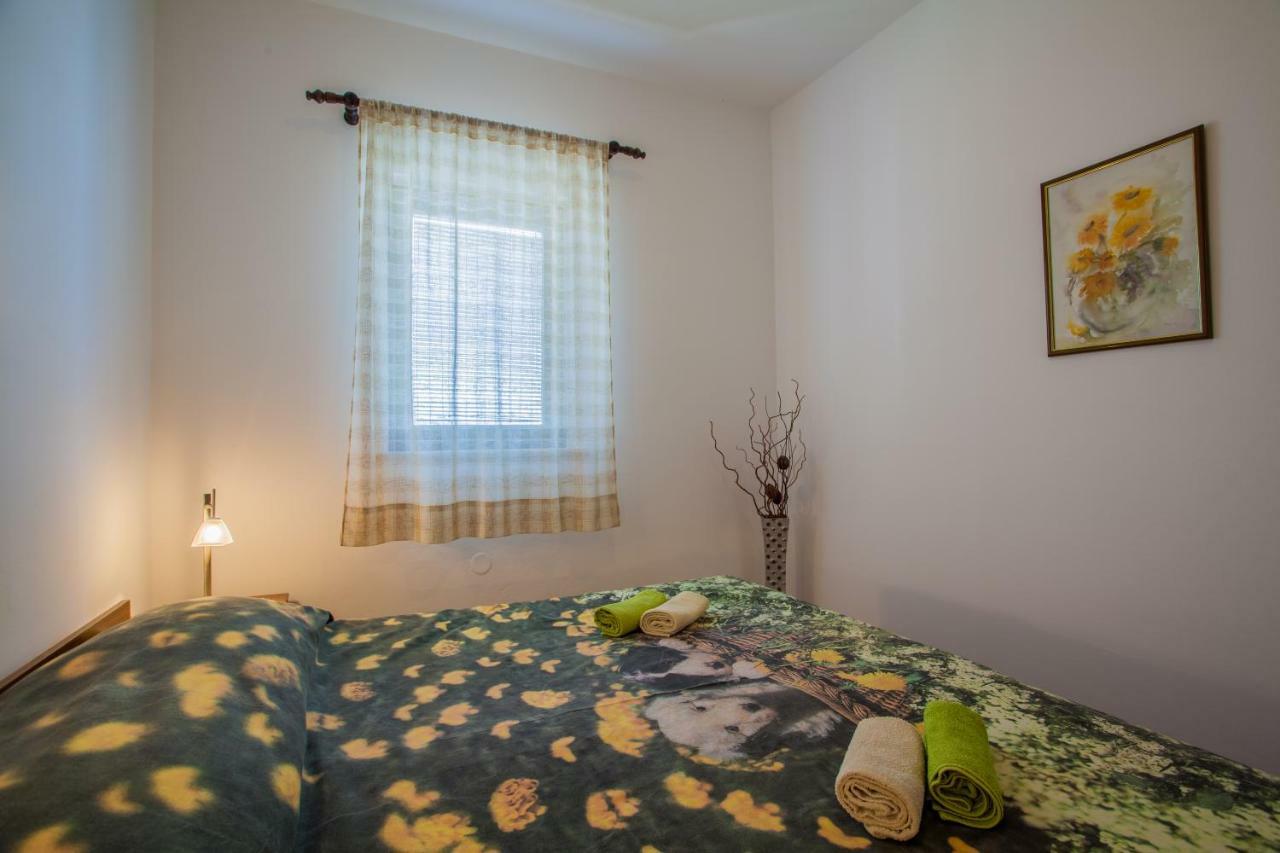 Apartmani Komesic Зубовичи Экстерьер фото