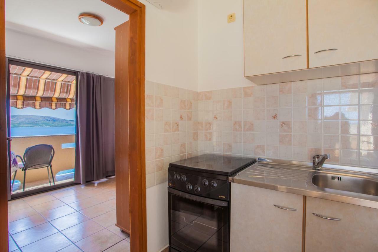 Apartmani Komesic Зубовичи Экстерьер фото