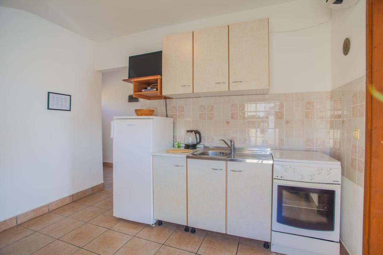 Apartmani Komesic Зубовичи Экстерьер фото