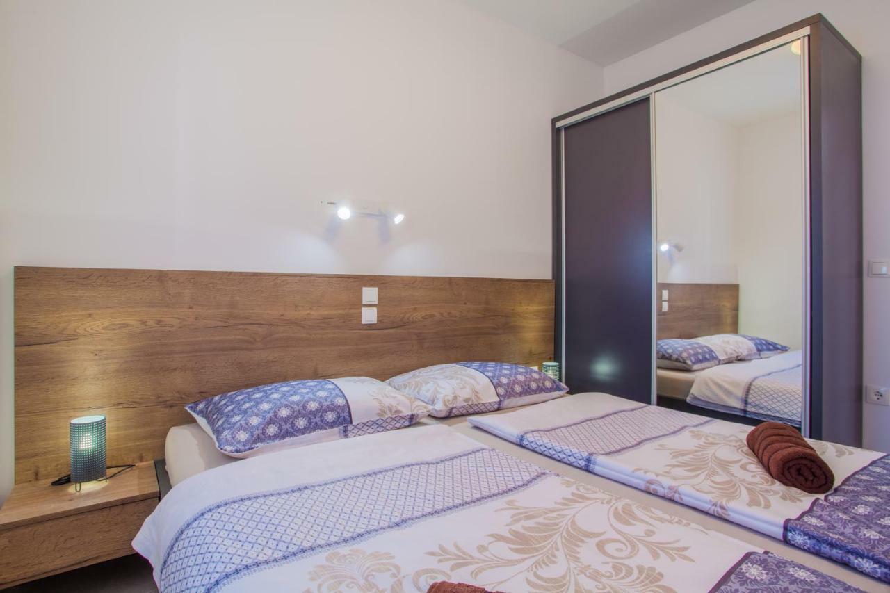 Apartmani Komesic Зубовичи Экстерьер фото